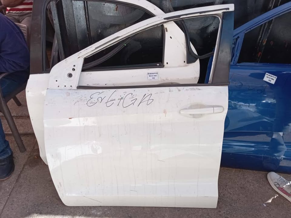 Suzuki Ertiga Door - Private Seller Suzuki Ertiga Door - Private Seller