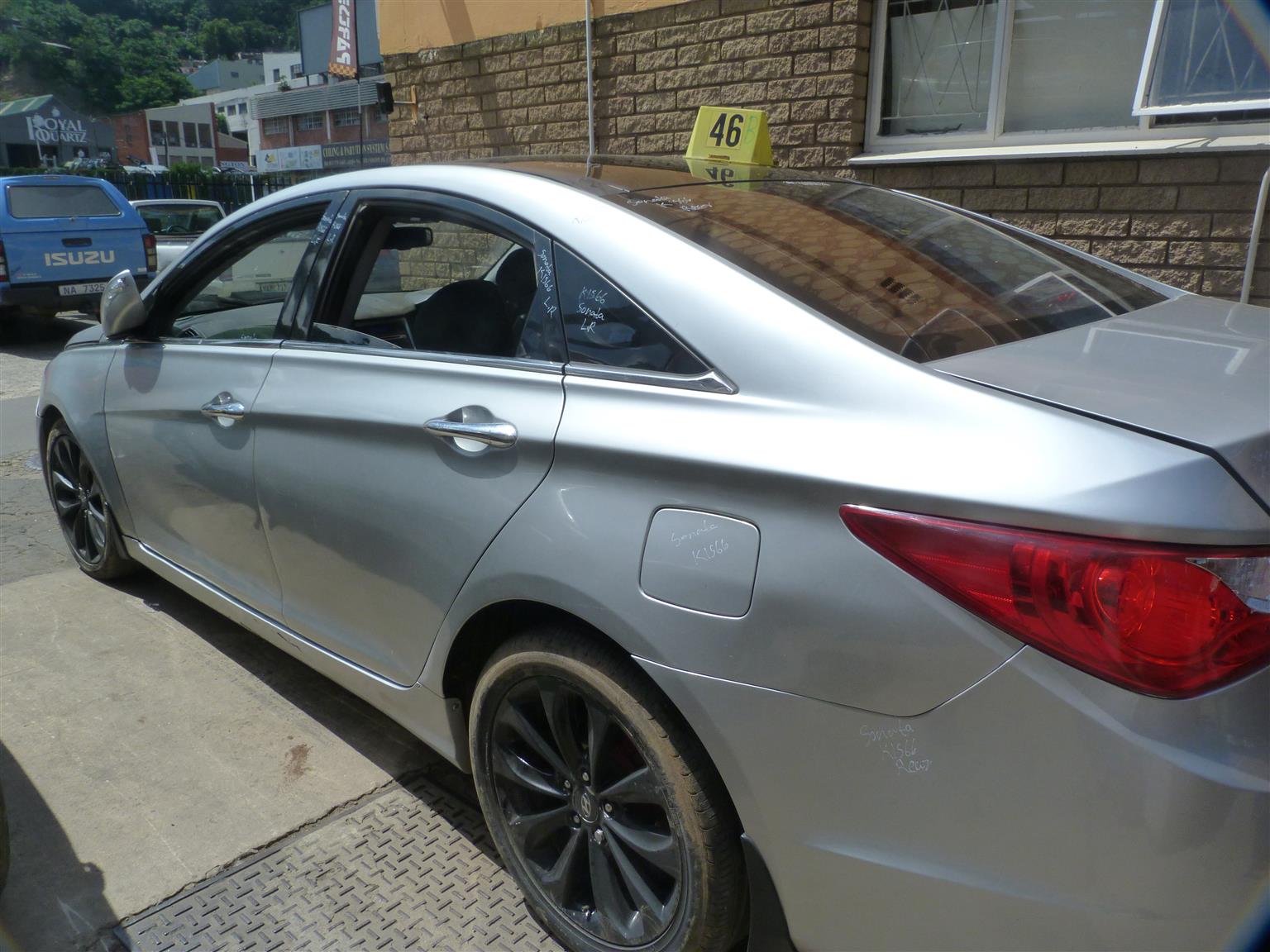 STRIPPING HYUNDAI SONATA 2.4 GLS EXECUTIVE A/T SILVER 2011 - Private Seller STRIPPING HYUNDAI SONATA 2.4 GLS EXECUTIVE A/T SILVER 2011 - Private Seller