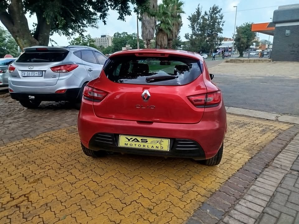 Used 2017 Renault Clio 1.4 Expression 5-door - Private Seller Used 2017 Renault Clio 1.4 Expression 5-door - Private Seller