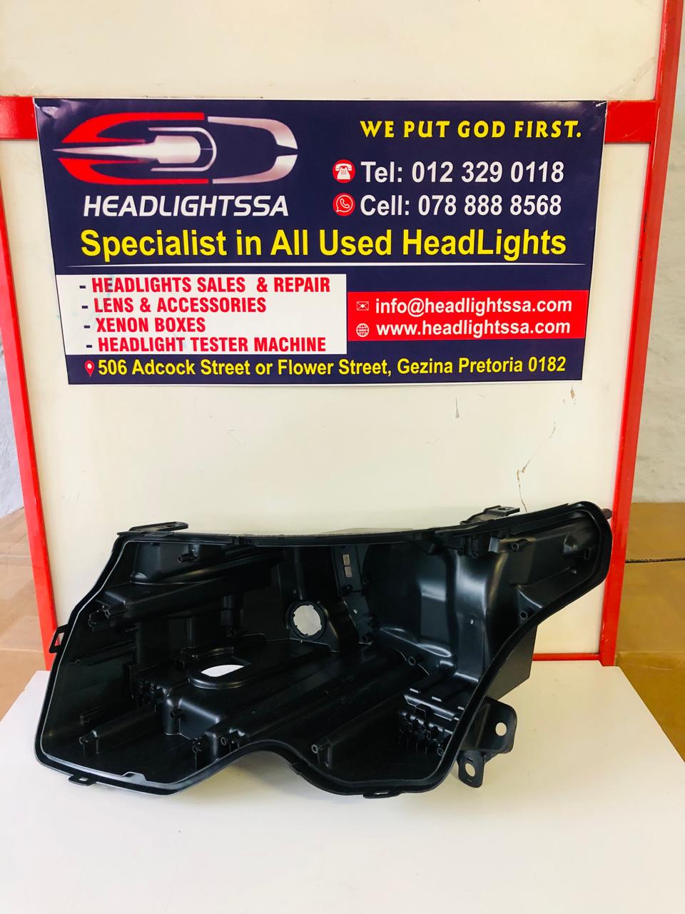 Range Rover Vogue left side headlight replacement housing - Private Seller