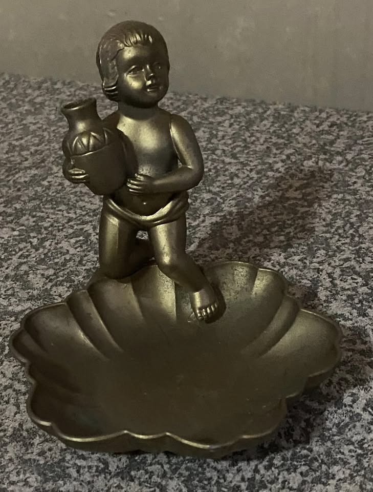 Vintage plastic cherub soap dish
