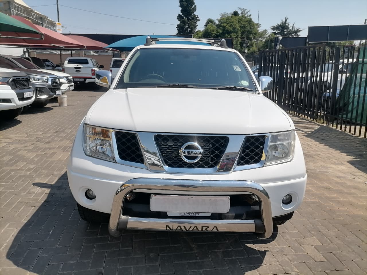 Used 2015 Nissan Navara 2.5dCi double cab LE - Private Seller Used 2015 Nissan Navara 2.5dCi double cab LE - Private Seller