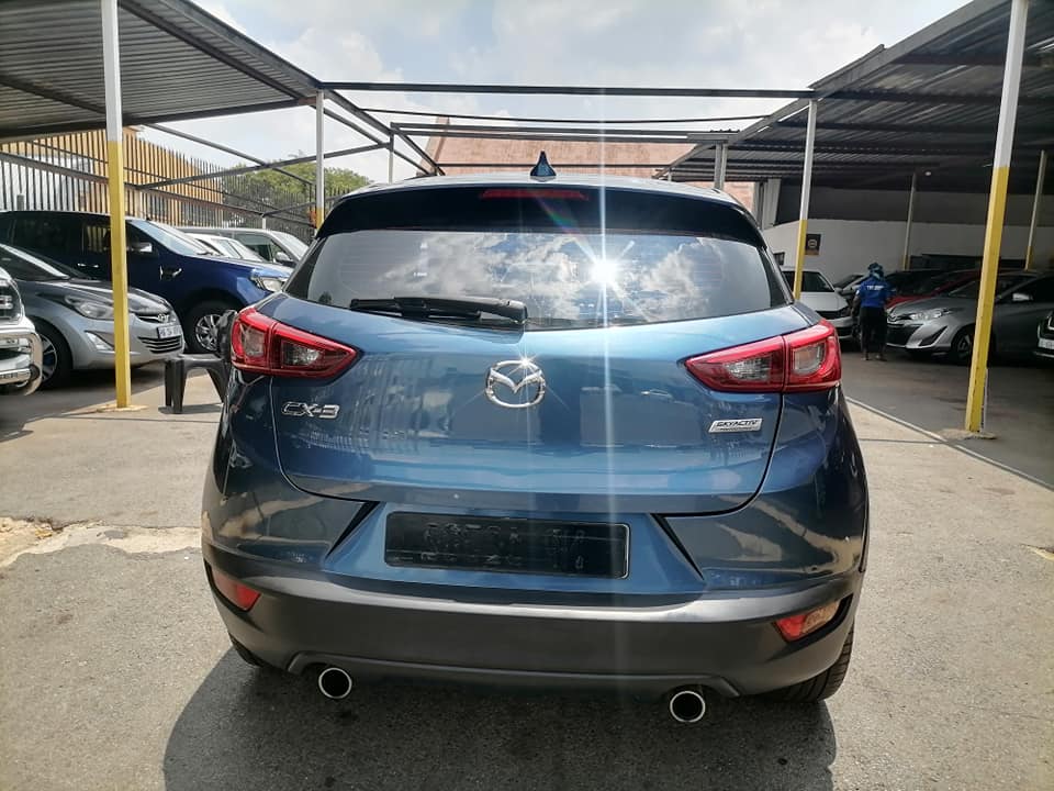 2017 Mazda CX3 2.0 SkyActive Technology with a leather seat