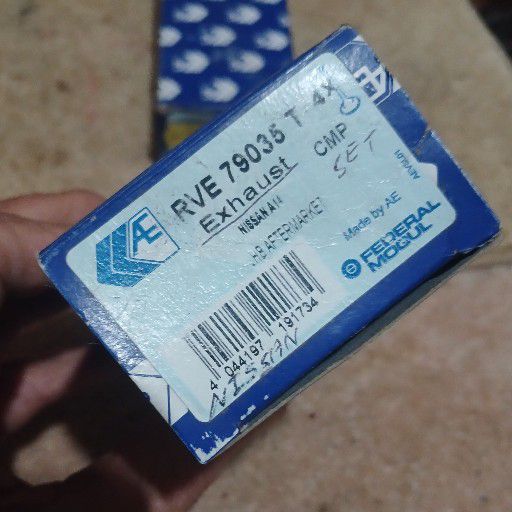 Nissan, exhaust valves - Private Seller