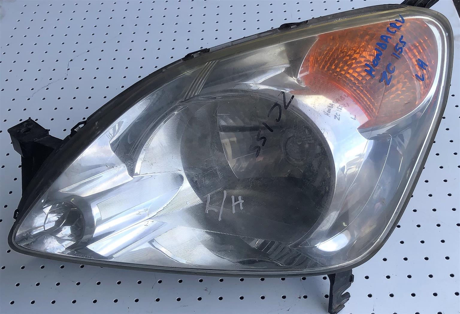 HONDA CRV LEFT HEADLIGHT (ZC155) - Private Seller