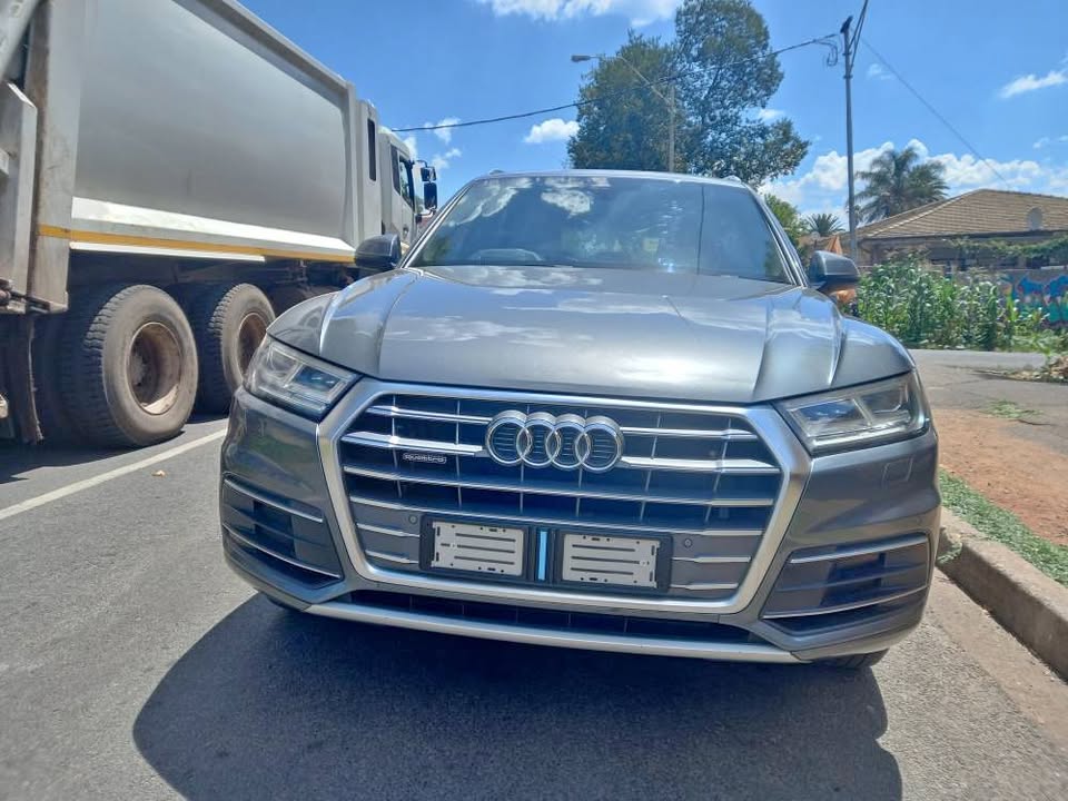2018 AUDI Q5 2.0 TDI DIESEL, AUTOMATIC, GREY COLOR, MILEAGE 79000KMS, REVERSE CAMERA,
