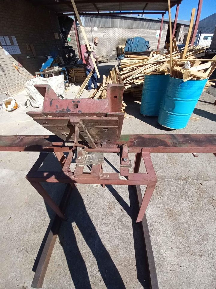 Steel Cut Off Saw Table And Bracket Junk Mail