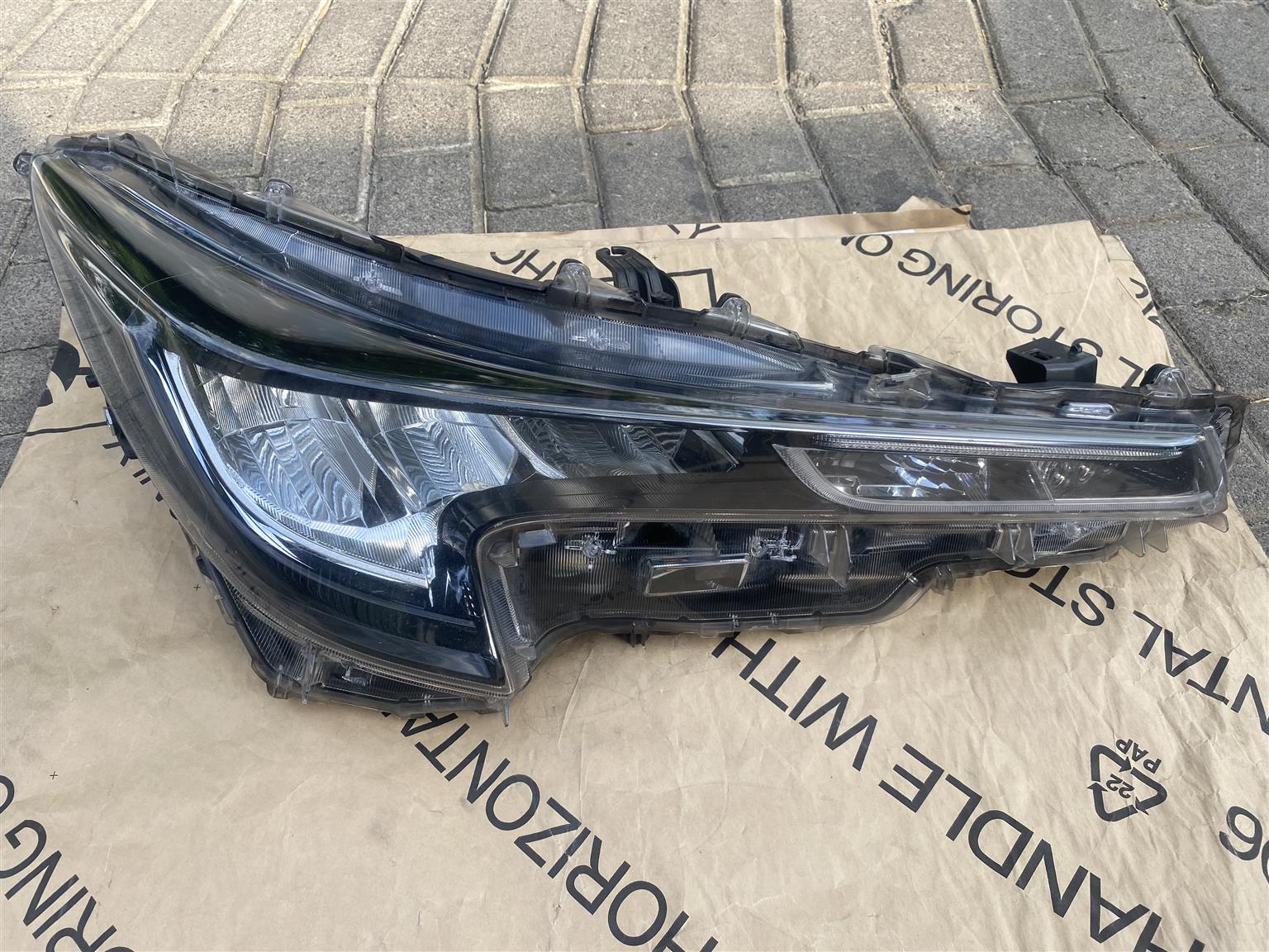 2022 TOYOTA COROLLA LED HEADLIGHT RIGHT SIDE FOR SALE. IN EXCELLENT CONDITION