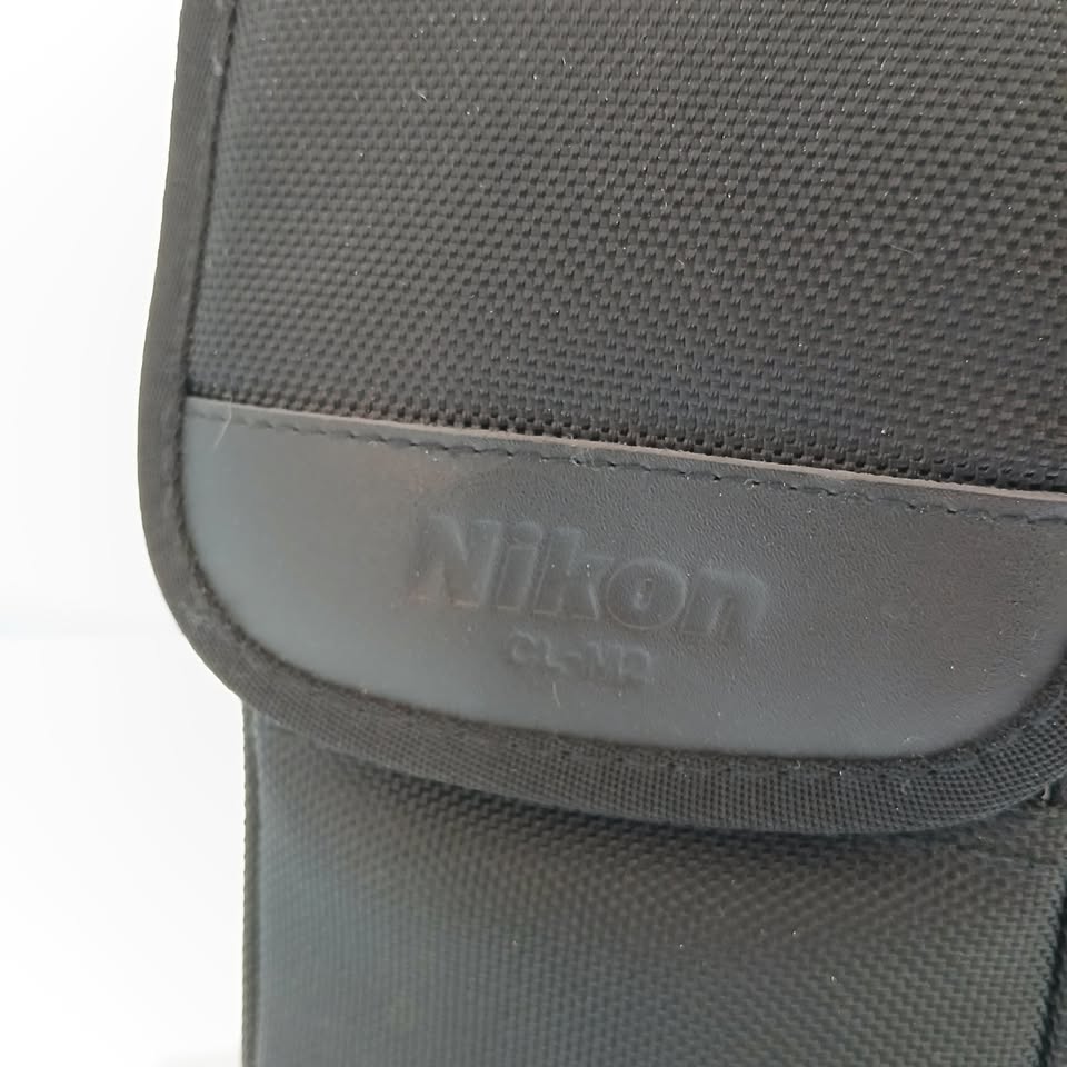 Nikon CL-M2 Lens Case