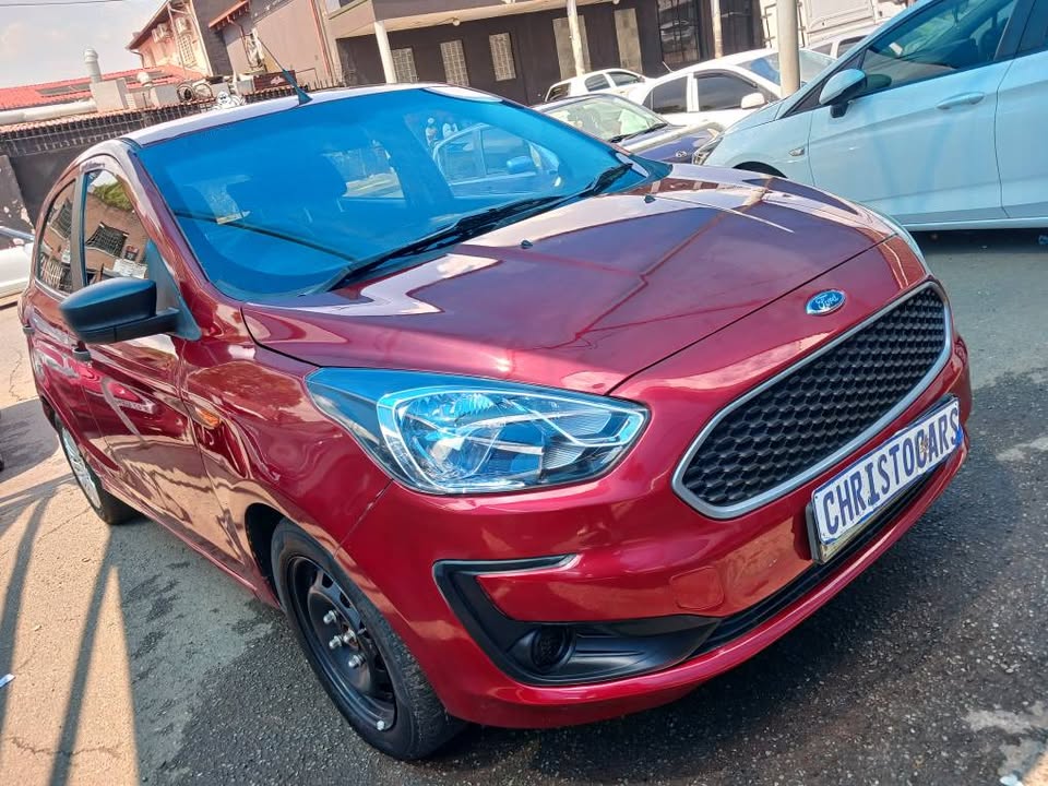2021 model Ford Figo hatchback Manuel Transmission petrol 1.5 engine capacity mileage 53000km