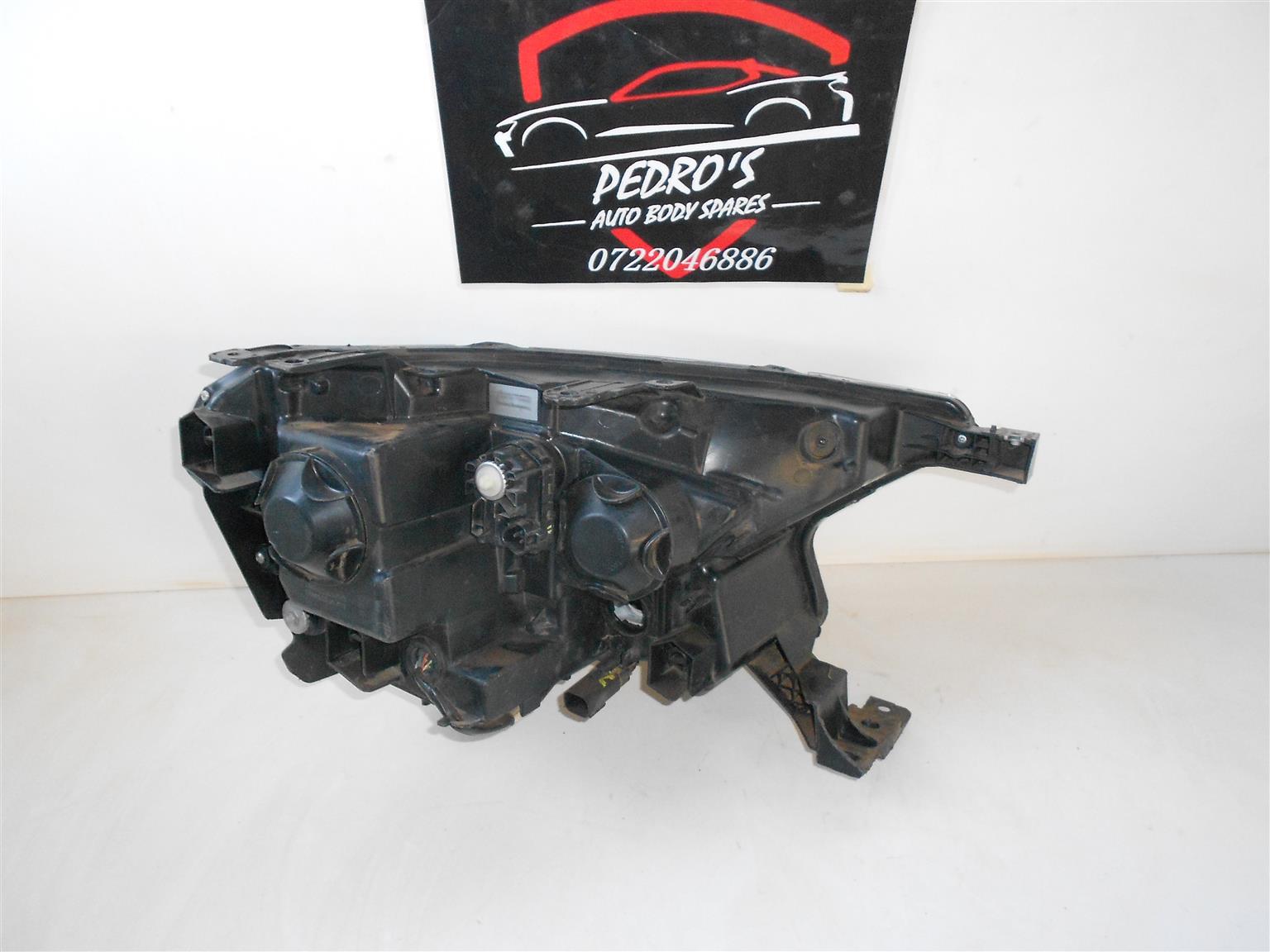 Ford Ranger Raptor Xenon left Headlight