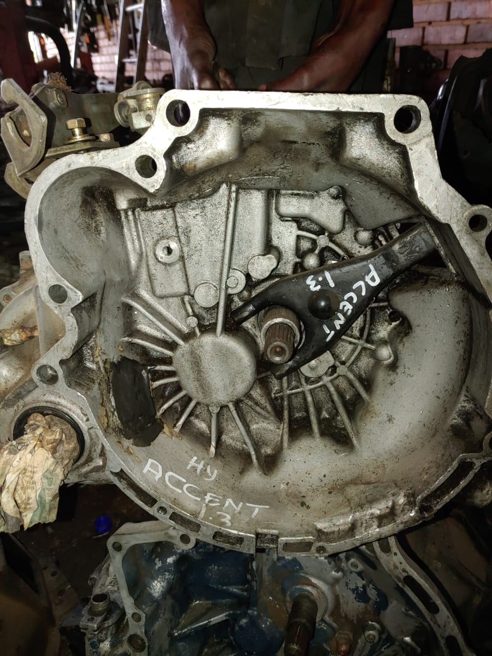 HYUNDAI ACCENT 1.3 GEARBOX FOR SALE - Private Seller HYUNDAI ACCENT 1.3 GEARBOX FOR SALE - Private Seller