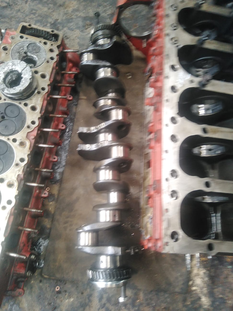 Isuzu 6hh1 engine  Available - Private Seller