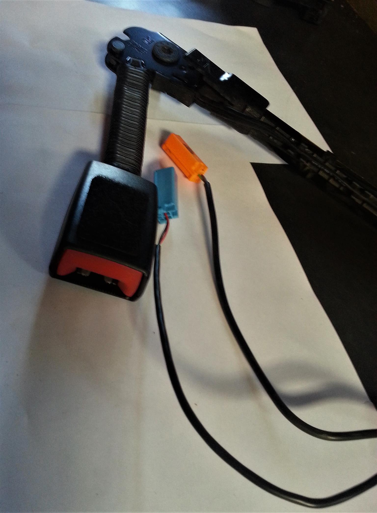 Assorted Land Rover Seatbelt Stalks for sale | AUTO EZI