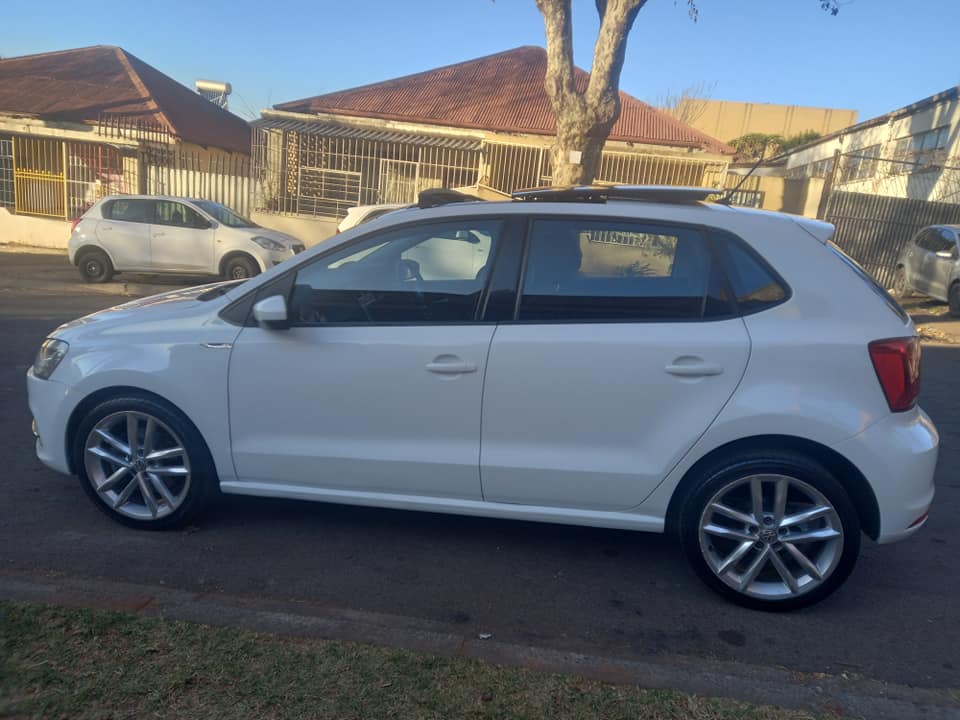 2016 VW POLO HATCHBACK 1.2 TSI ENGINE PETROL, AUTOMATIC DSG SUNROOF, WHITE COLOR, 98000KM