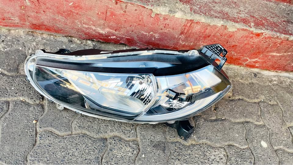 HONDA WR-V headlight