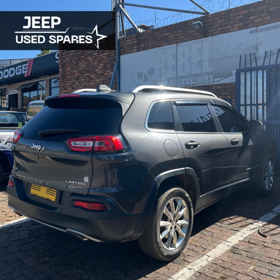 Breaking For Parts Jeep Cherokee 3.2 KL - Call: - Private Seller