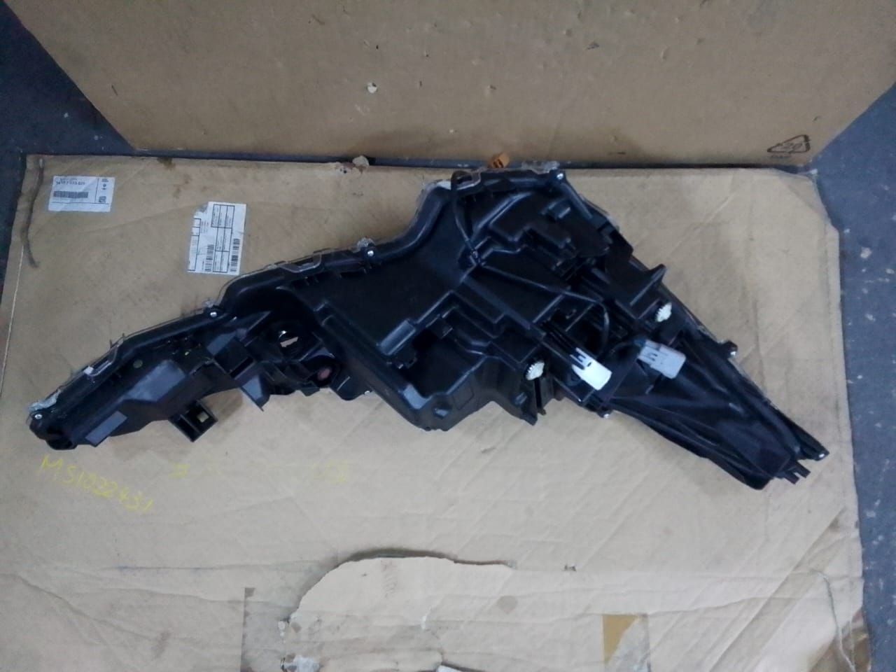 (2019-2023) TOYOTA COROLLA HYBRID LEFT SIDE NORMAL HEADGHT FOR SALE - Private Seller (2019-2023) TOYOTA COROLLA HYBRID LEFT SIDE NORMAL HEADGHT FOR SALE - Private Seller