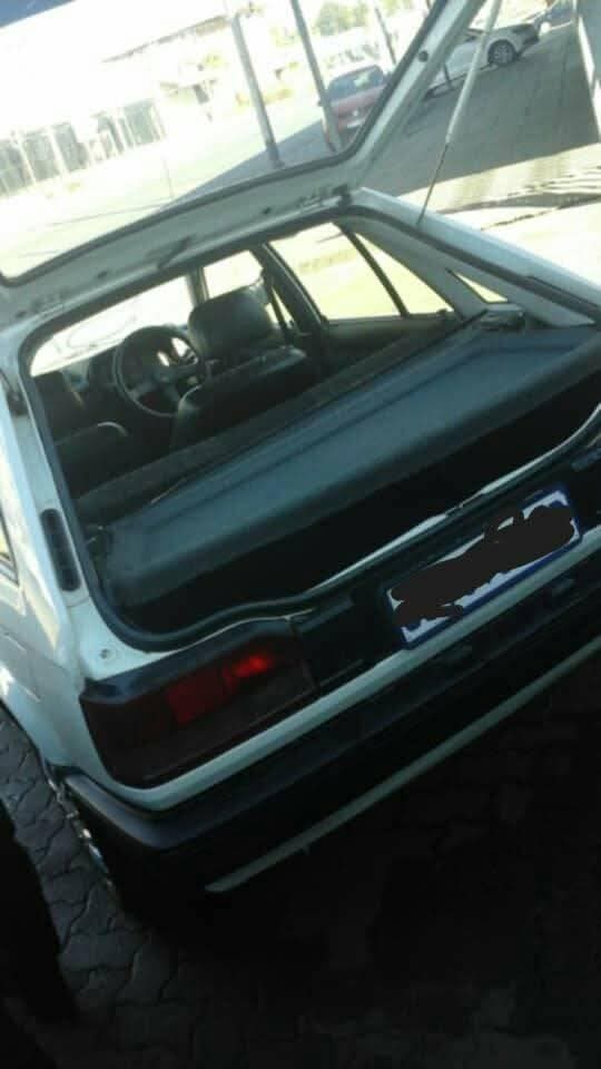 1996 MAZDA 323 HATCHBACK WHITE