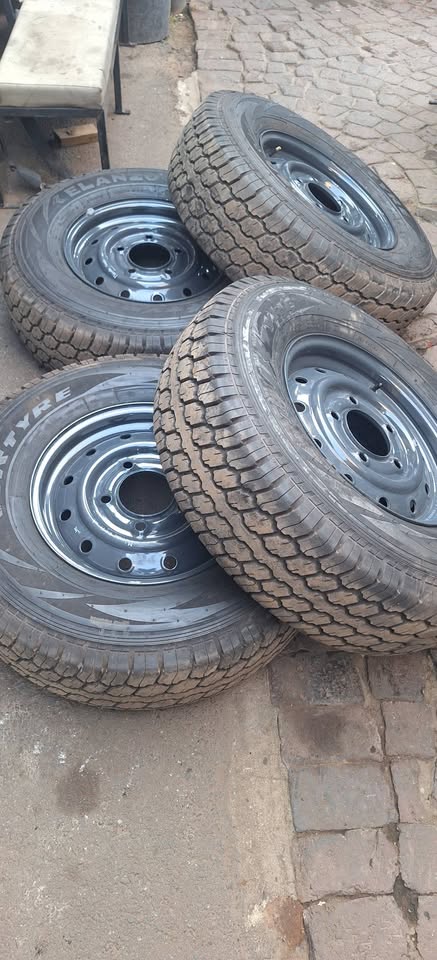 Brand new Mahindra Scorpio rims and tyres available - Private Seller