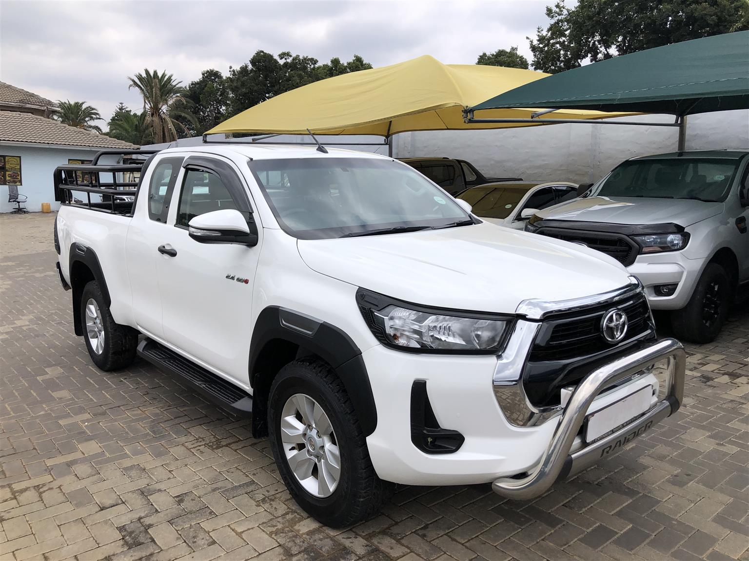 Used 2021 Toyota Hilux 2.4GD-6 Xtra cab Raider manual - Private Seller Used 2021 Toyota Hilux 2.4GD-6 Xtra cab Raider manual - Private Seller