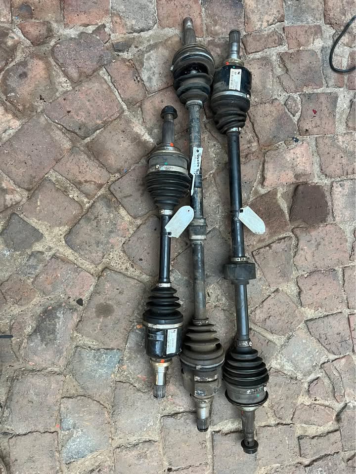 Toyota Tazz cv shafts call or whatsapp  or - Private Seller