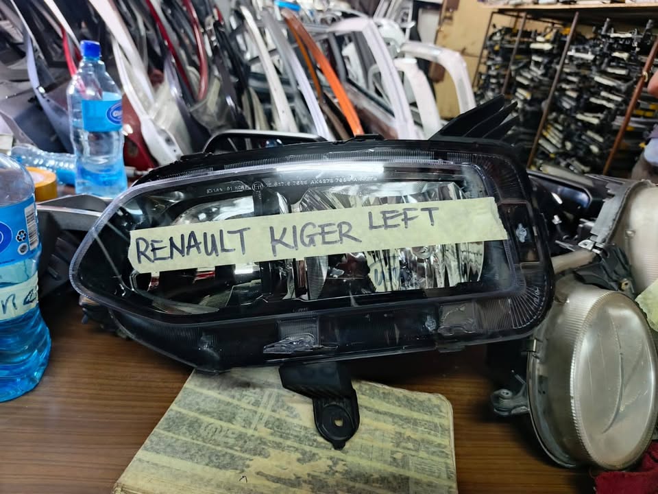 Renault kiger left head lamp - Private Seller Renault kiger left head lamp - Private Seller
