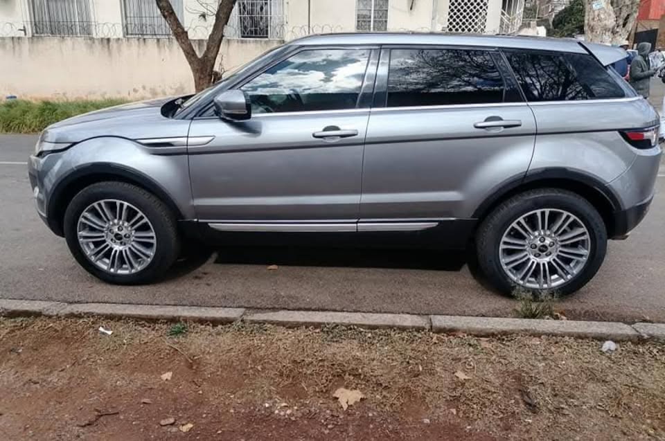 2012 RANGE ROVER EVOQUE AUTOMATIC TRANSMISSION IN EXCELLENT CONDITION