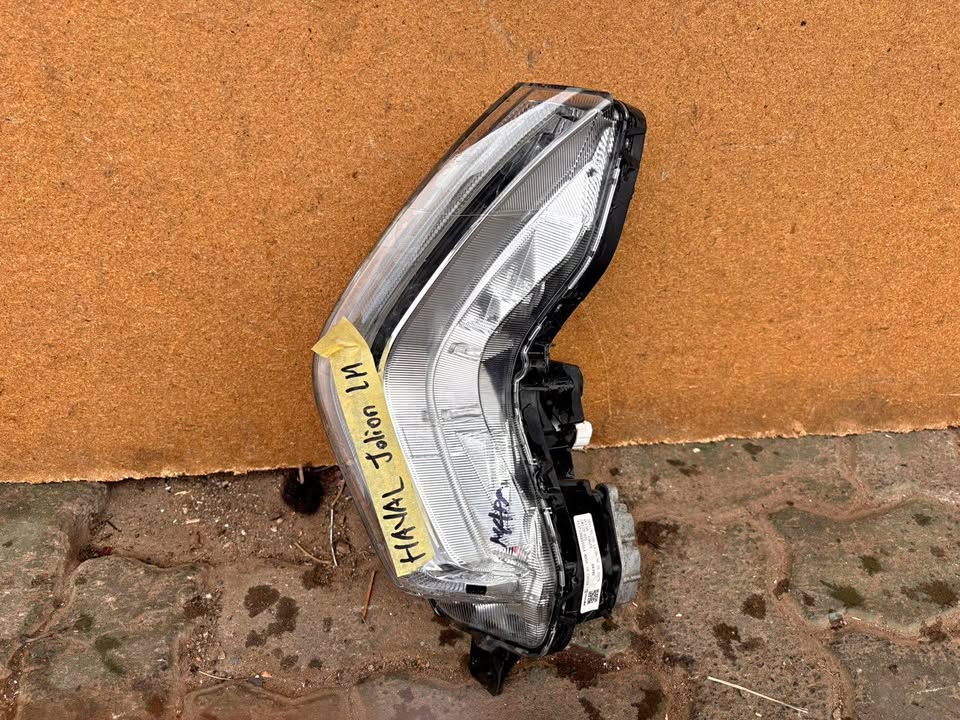 Haval Jolion Headlight - Private Seller Haval Jolion Headlight - Private Seller