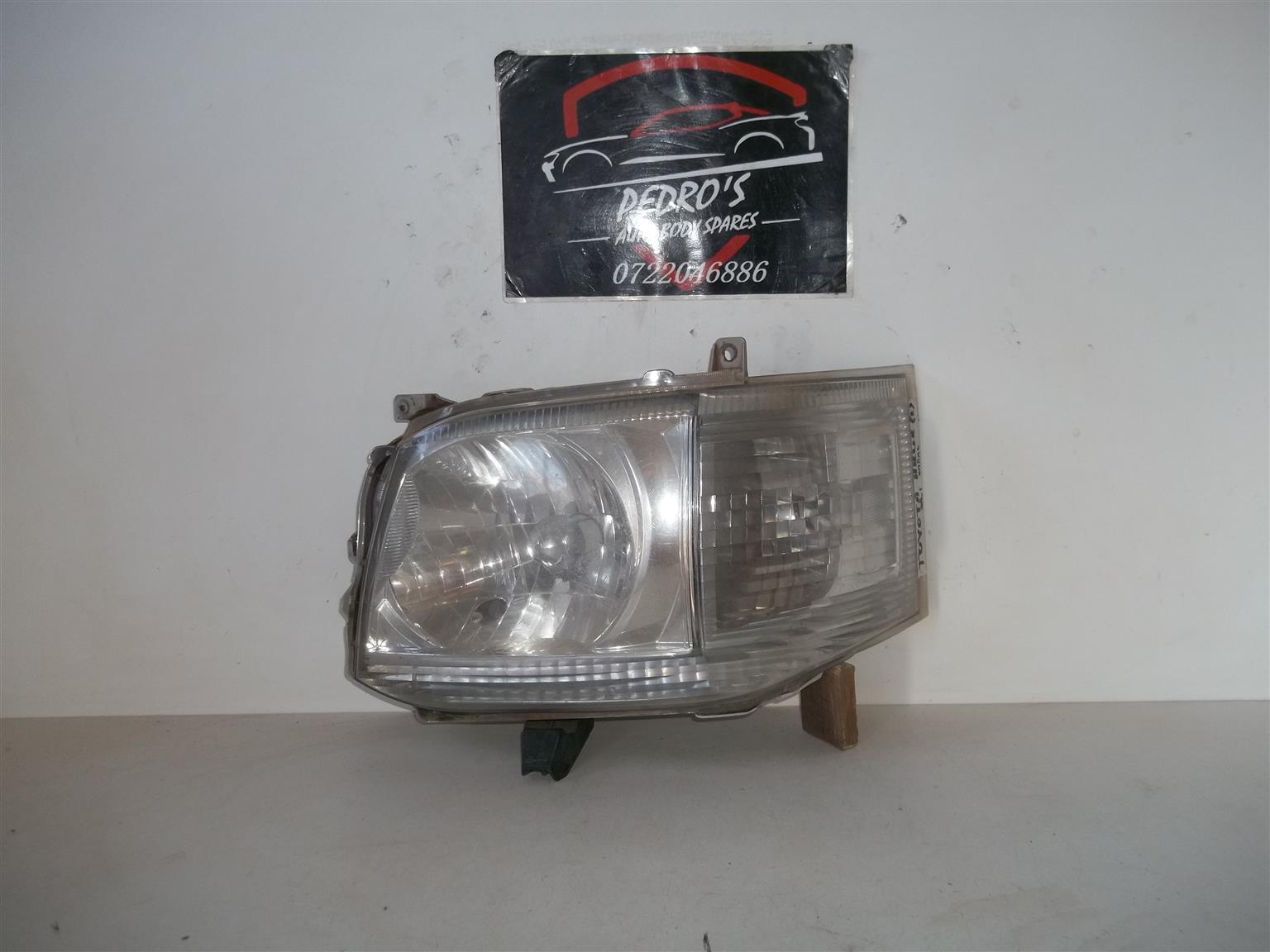 Toyota Hilux '10-'14 left headlight - Private Seller Toyota Hilux '10-'14 left headlight - Private Seller