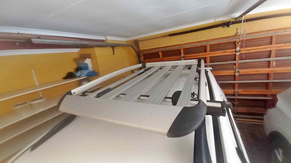Thule roof rack - Private Seller Thule roof rack - Private Seller