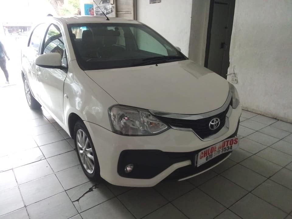 2019 TOYOTA ETIOS 1.5 HATCH BACK MANUAL  49,000KM WHITE COLOUR