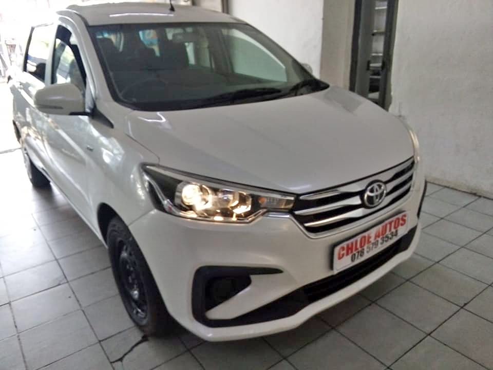2022 TOYOTA RUMINON 1.5 VVT MANUAL PETROL WHITE, REVERSE CAMERA FRONT AND BACK SENSORS SERVICE BOOK,