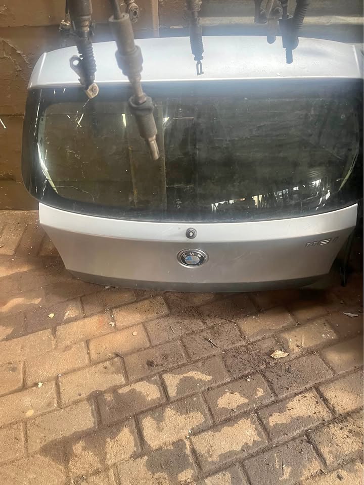 BMW E87 boot lid complete - Private Seller BMW E87 boot lid complete - Private Seller