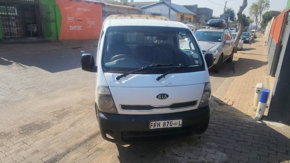 2015 kia k2700