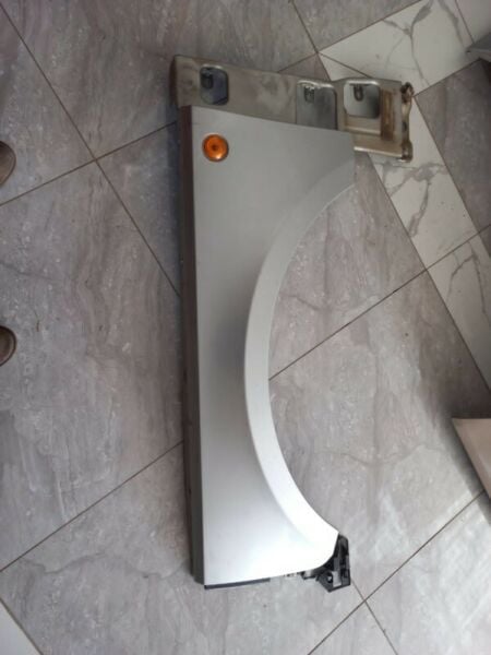 Mercedes benz fenders W211, W212, W203, W204, W205, W164, W168, W245, W219, - Private Seller