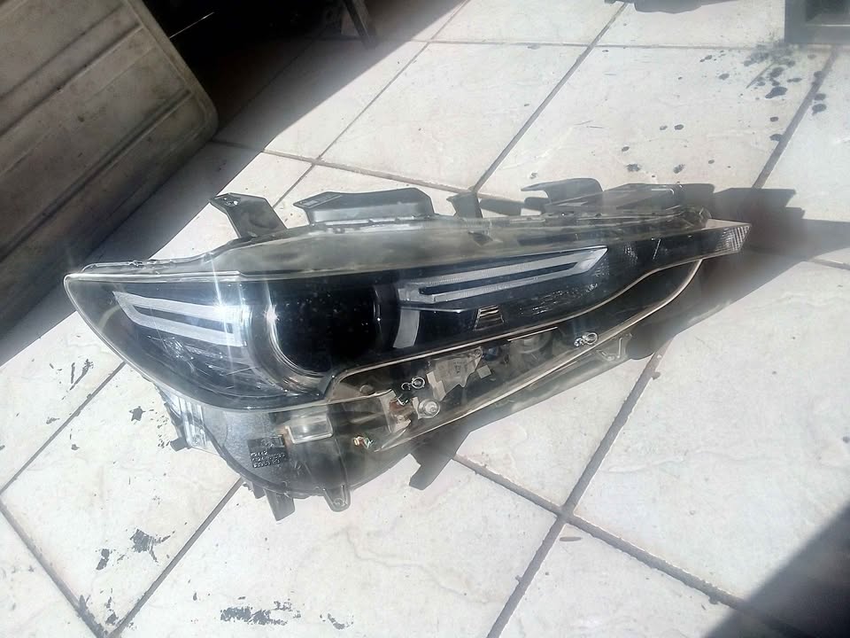 Mazda CX-5 headlight - Private Seller