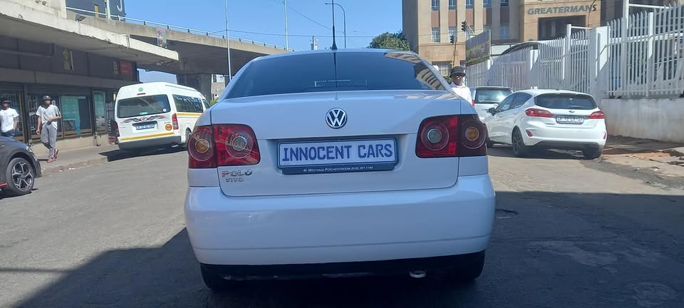USED 2012 VW POLO VIVO SEDAN, 1.4 AUTOMATIC, WHITE COLOUR, 106000KM