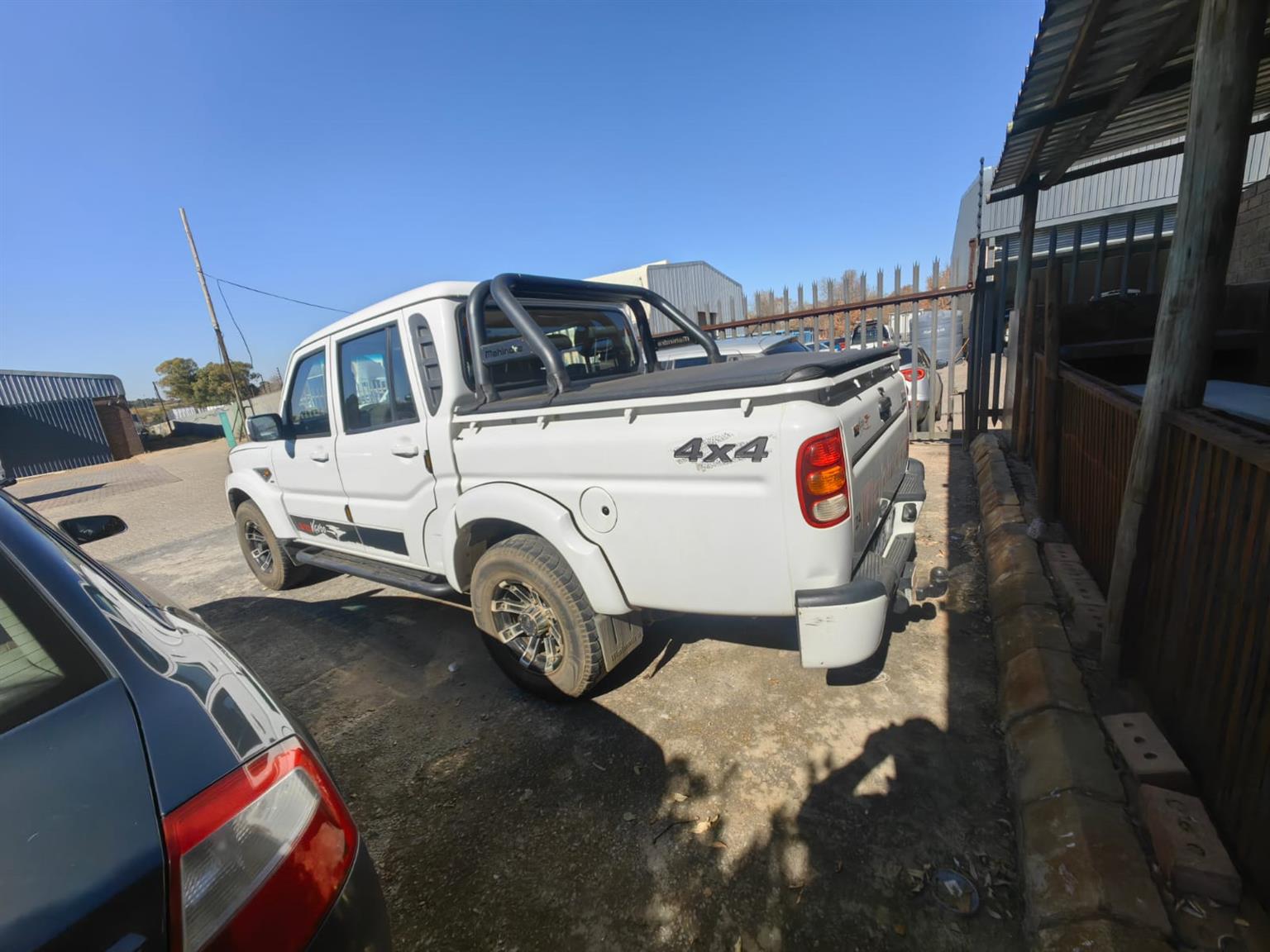 2019 Mahindra pick up double cab