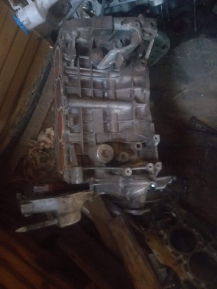Honda Civic R18A Engine stripping parts