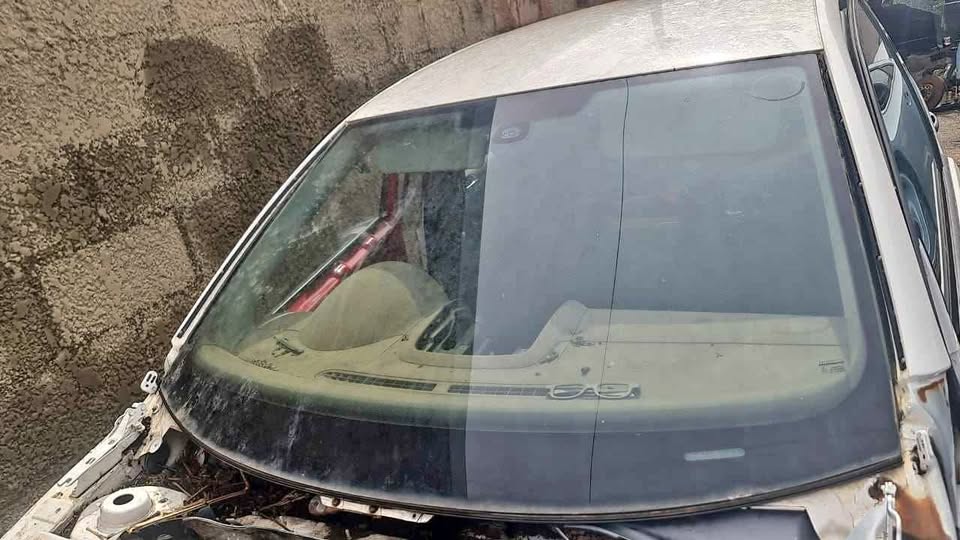 Vw golf 5 tdi front windscreen