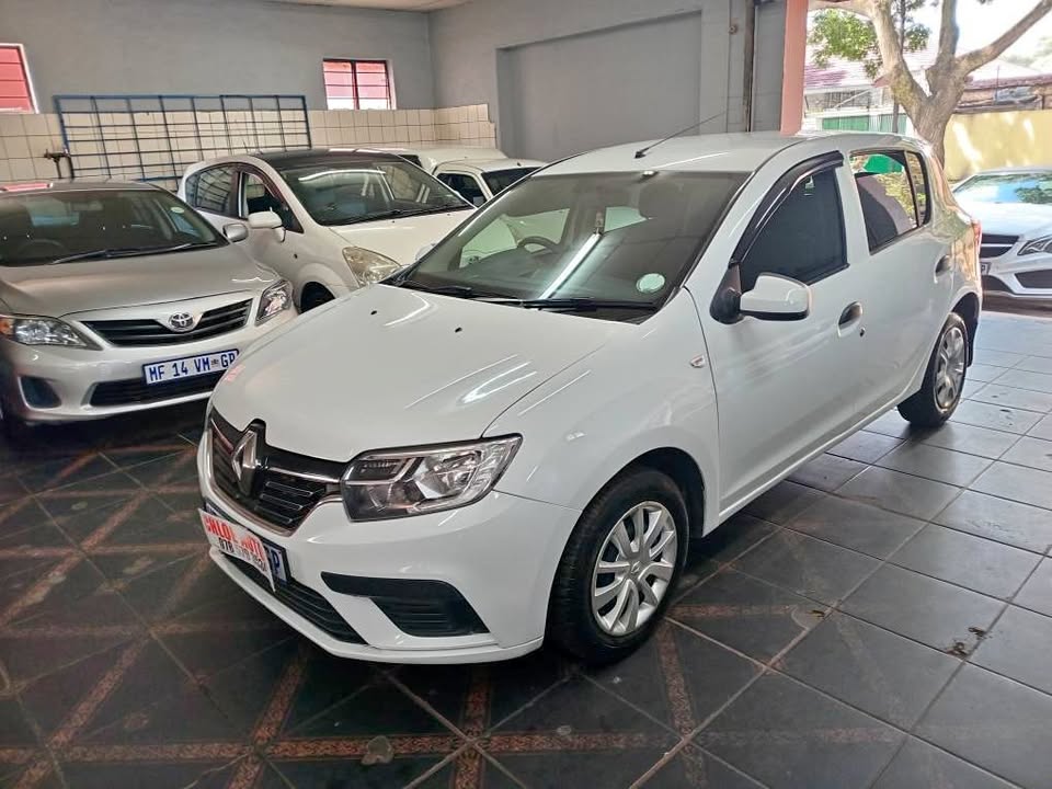 2020 Renault Sandero 900T White, Manual, Petrol