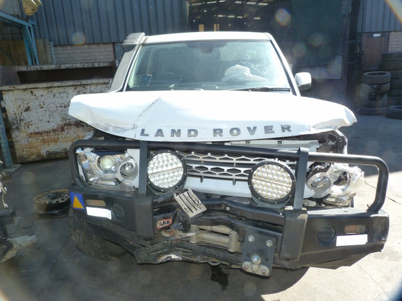 Land Rover Discovery 4 V6 TD 3.0 Diesel AT White - 2013 SPARESBOYZ STRIPPING FOR - Private Seller Land Rover Discovery 4 V6 TD 3.0 Diesel AT White - 2013 SPARESBOYZ STRIPPING FOR - Private Seller