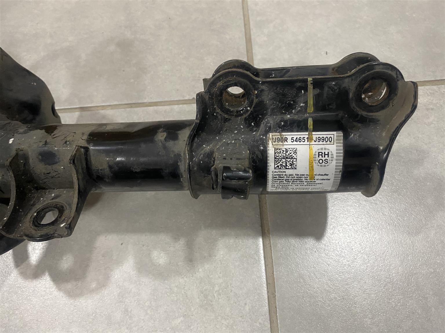 2022 HYUNDAI KONA RIGHT FRONT SHOCK ABSORBER FOR SALE. - Private Seller