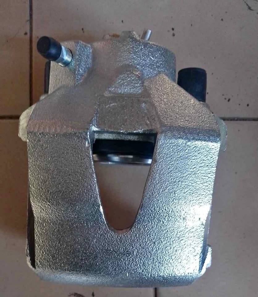 VW polo vivo 1.4 1.6 2010 RHS brake caliper VW polo vivo 1.4 1.6 2010 RHS brake caliper