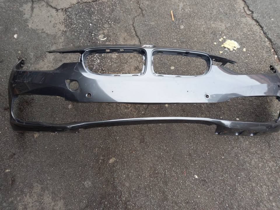 BMW F30 F31 FRONT SHELL BUMPER - Private Seller BMW F30 F31 FRONT SHELL BUMPER - Private Seller