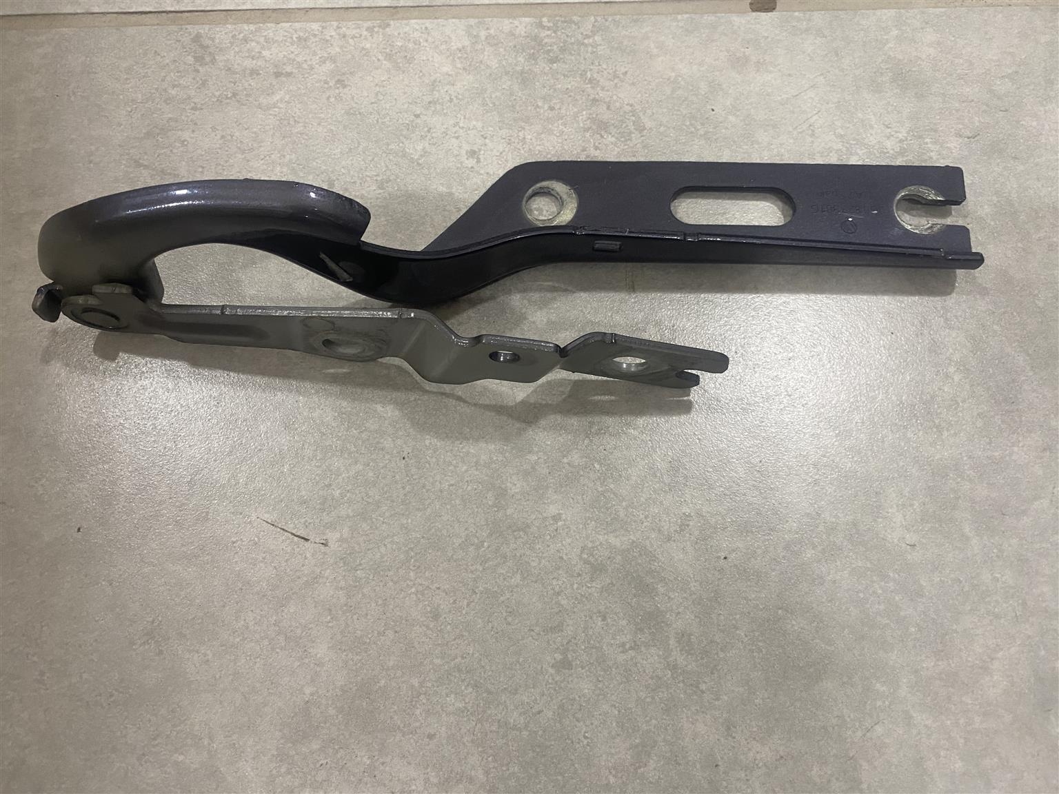 2024 VW TAIGO BONNET HINGE LEFT SIDE FOR SALE. IN EXCELLENT CONDITION - Private Seller 2024 VW TAIGO BONNET HINGE LEFT SIDE FOR SALE. IN EXCELLENT CONDITION - Private Seller