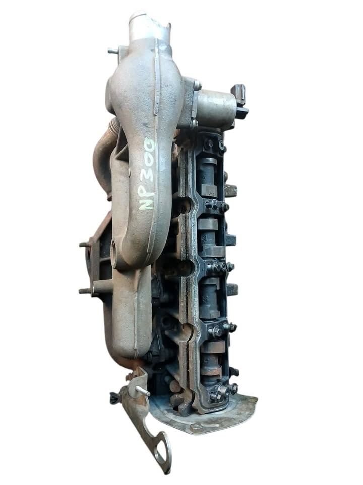 NISSAN NP300 HEAD FOR SALE - Private Seller