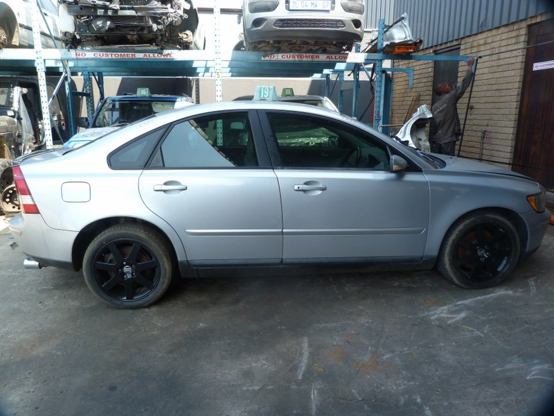 Volvo S40 T5 AT Silver - 2006 STRIPPING FOR SPARES - Private Seller Volvo S40 T5 AT Silver - 2006 STRIPPING FOR SPARES - Private Seller