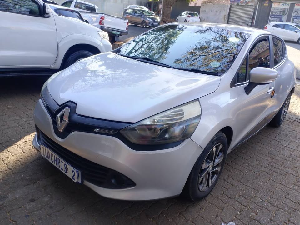 2014 RENAULT CLIO IV 900T MANUAL